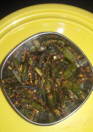 झटपट भरली भेंडी (bharli bhendi recipe in marathi) रेसिपी चे मुख्य फोटो