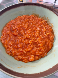 Una foto de Arroz caldoso de tomate y verdura