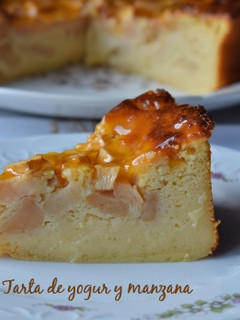 Una foto de Tarta de yogur y manzana