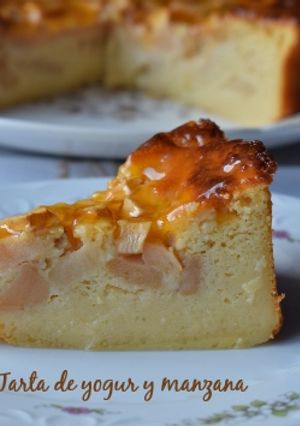 Una foto de Tarta de yogur y manzana