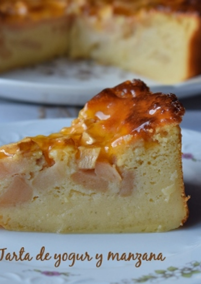 Una foto de Tarta de yogur y manzana