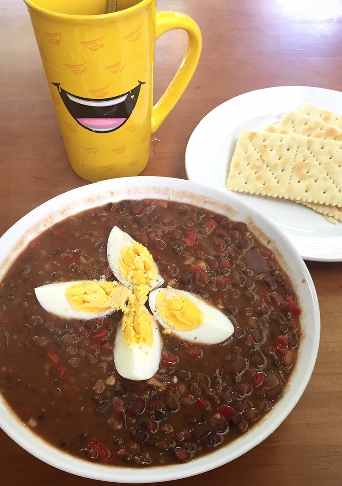 Una foto de Frijoles guisados con Huevo
