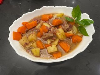 Cheapest and BEST and most Amazing family recipe on a budget - Corned beef hash - thanks mum