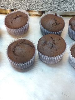 Una foto de Muffins de chocolate con dulce de leche y banana