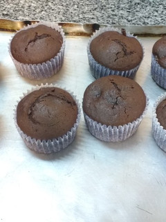 Una foto de Muffins de chocolate con dulce de leche y banana