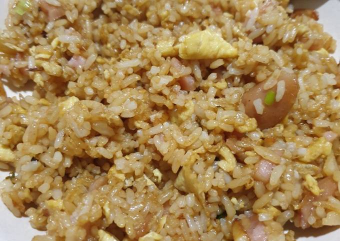 Resep Nasi goreng simple oleh Sri Rahmadani - Cookpad