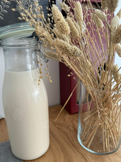 Una foto de Leche “preparada” o con canela y limón