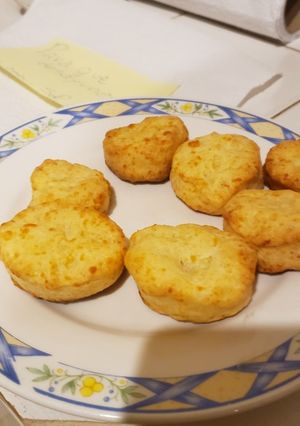 Una foto de Scones de queso