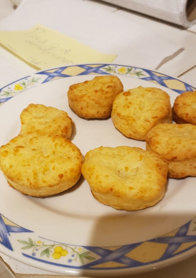 Una foto de Scones de queso
