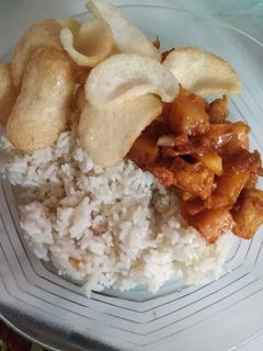 Foto resep Nasi uduk + sambel goreng kentang