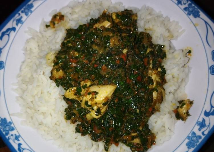 White rice with mint leaf souce