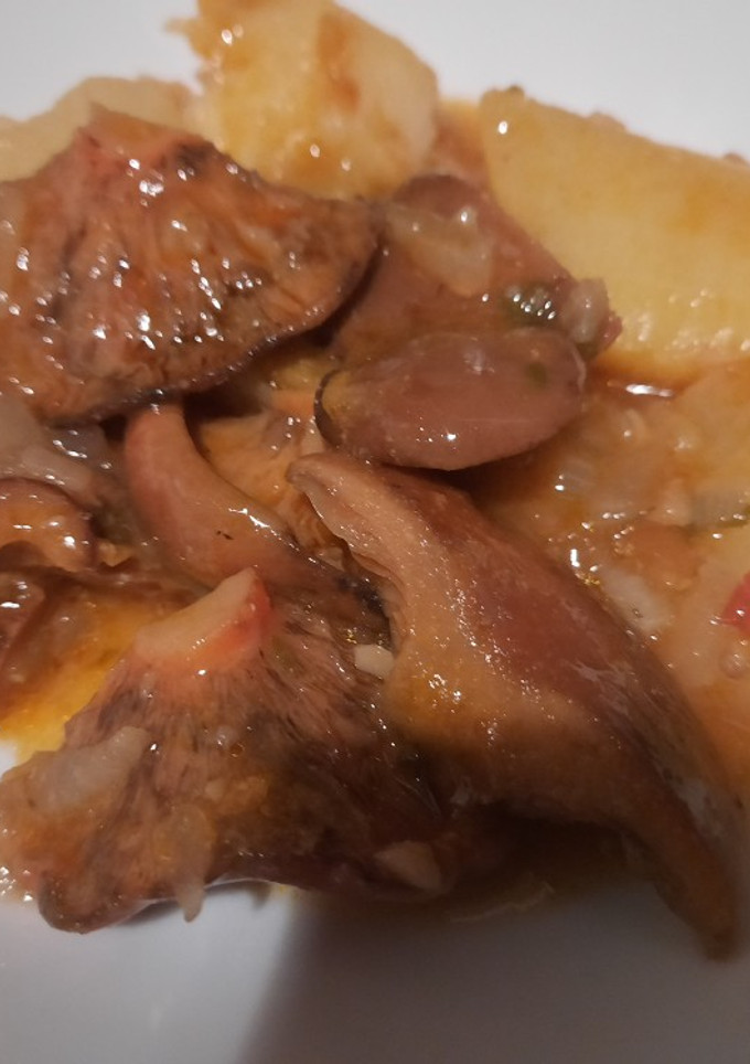 Una foto de Níscalos con patatas