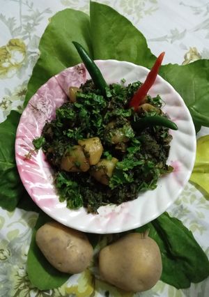 A picture of Palak aloo ki sabzi.