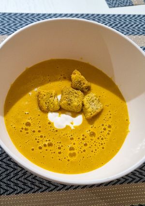 Una foto de Crema de zanahoria fácil en instant pot
