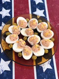 Una foto de Huevos rellenos de paté