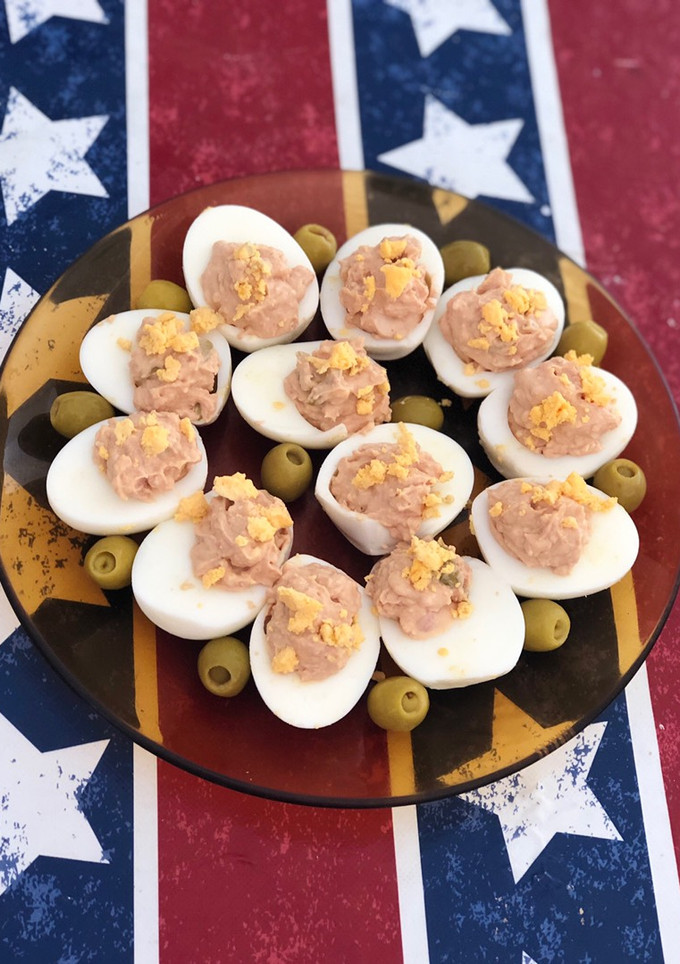 Una foto de Huevos rellenos de paté