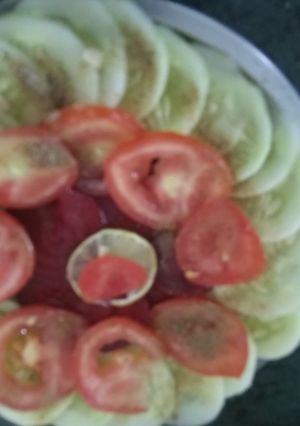 सलाद (salad recipe in Hindi) रेसिपी मुख्य फोटो