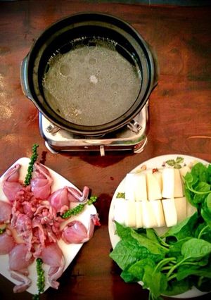 Hình của món LẨU ẾCH HƯƠNG ĐỒNG.