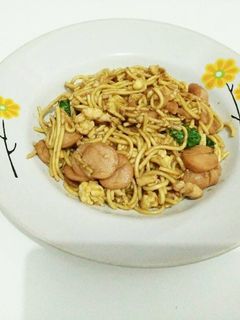 Foto resep Mie goreng ayam sosis