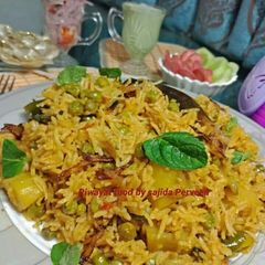 A picture of Matar Aloo Pulao.