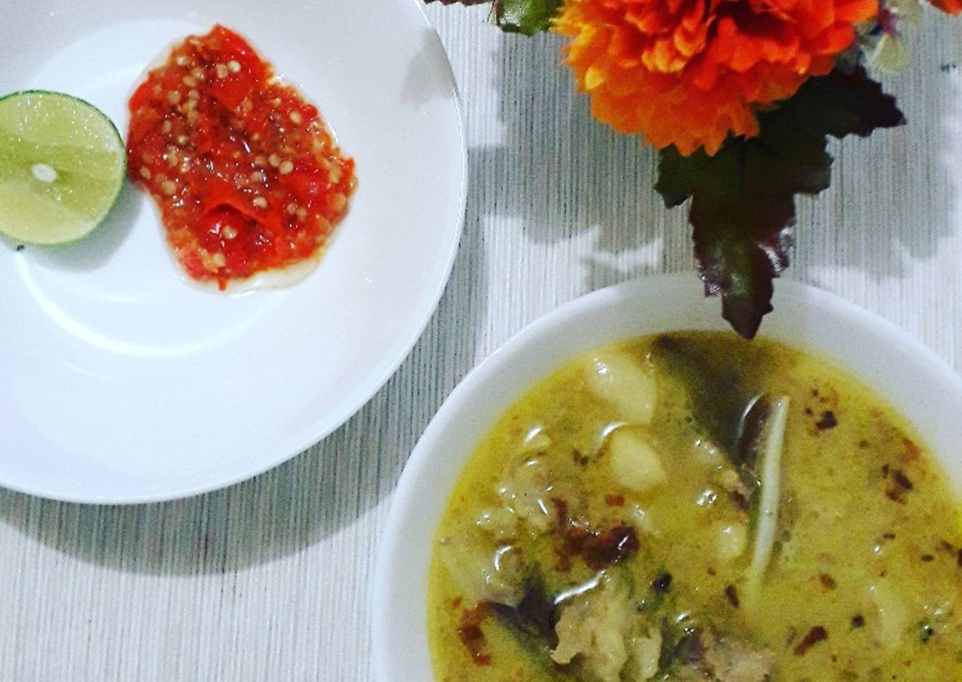 Soto daging kuah kuning