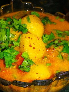 आलू दम (Aloo dum recipe in Hindi) रेसिपी मुख्य फोटो