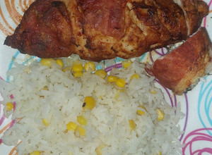 Una foto de Pechuga de pollo rellena y envuelta en tocino - Air Fryer
