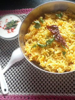 કચ્છી ખારી ભાત (Kutchi Khari Bhat Recipe In Gujarati) રેસીપી મુખ્ય ફોટો