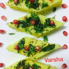 A picture of Suji Dhokla.