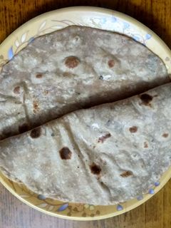 வெந்தயக்கீரை மசாலா சப்பாத்தி(Fenugreek masala chapathi in Tamil) செய்முறை முக்கிய புகைப்படம்