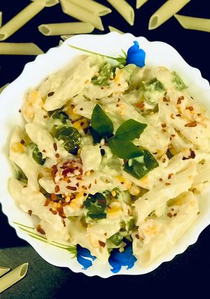 A picture of White Sauce Cheese Pasta.