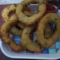 A picture of Potato and garlic rings.