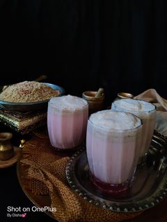 ઠંડાઈ (Thandai Recipe in Gujarati) રેસીપી મુખ્ય ફોટો