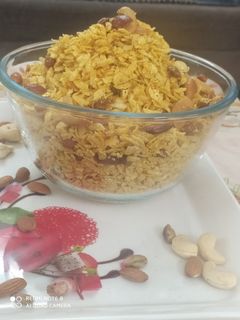 ડ્રાયફ્રુટ ચેવડો (Dryfruit Chevado Recipe In Gujarati) રેસીપી મુખ્ય ફોટો