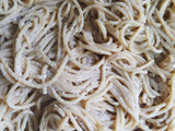 Spaguettis con salsa de champiñones y camembert 🧀🍄