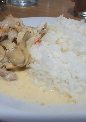 Una foto de Bife de cerdo a la Stroganov (Mi versión)