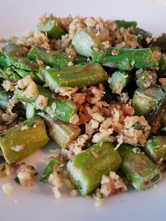 Una foto de Gremolata de espárragos trigueros