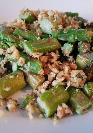 Una foto de Gremolata de espárragos trigueros