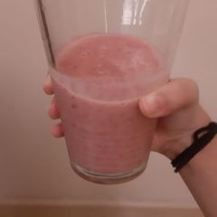 A picture of Berry yummy smoothie.
