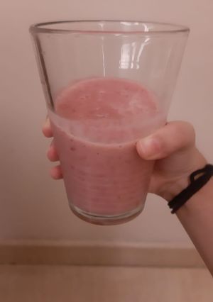 A picture of Berry yummy smoothie.