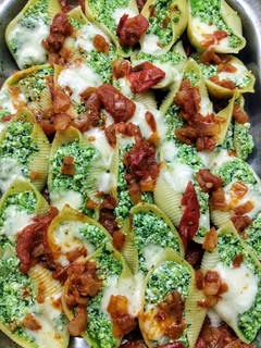 Una foto de Conchiglioni rellenos de ricota y espinaca 🥬