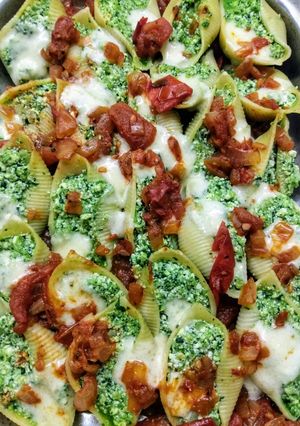 Una foto de Conchiglioni rellenos de ricota y espinaca 🥬