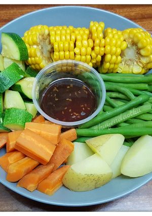 Hình của món #cleaneating với rau củ luộc.