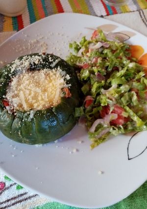 Una foto de Zapallitos rellenos de atún