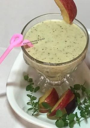 A picture of Apple smoothie.