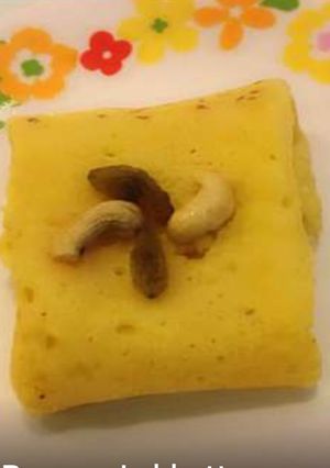 A picture of Banana Lakkottappam. (banana-coconut stuffed pancake).