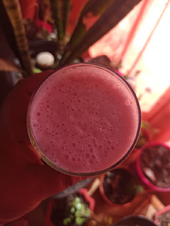 Una foto de Licuado de frutilla y leche