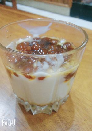 Hình của món Sữa chua trân châu đuờng đen.