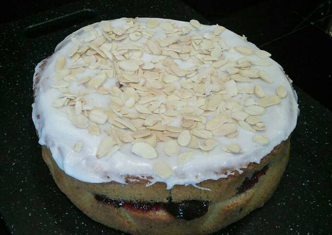 Cherry Bakewell Cake