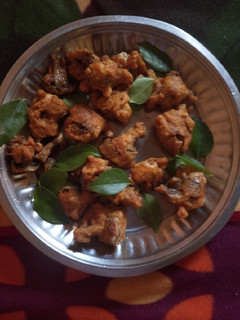 காளான் சில்லி 65 (Kaalaan chilli 65 recipe in tamil) செய்முறை முக்கிய புகைப்படம்